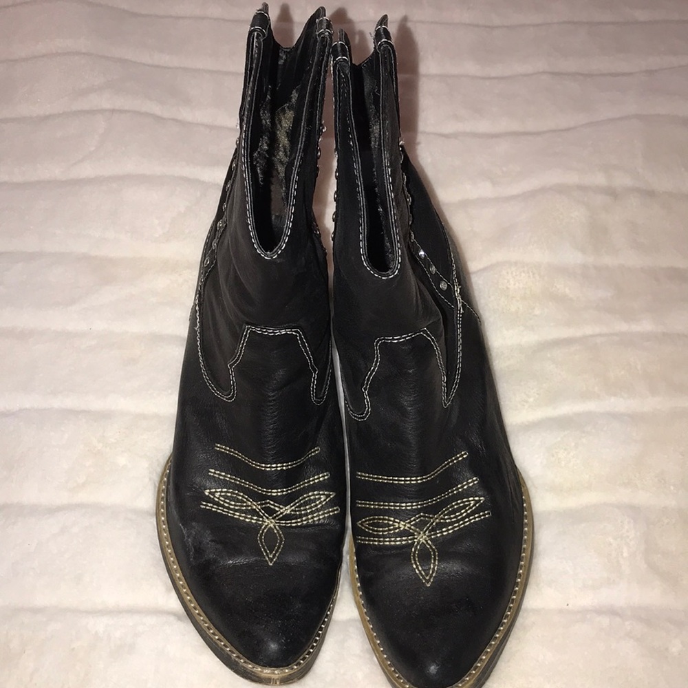 Volatile Cowboy Booties 🖤